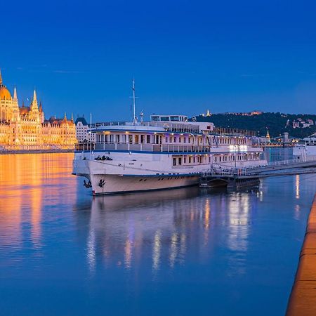 Grand Jules - Boat Hotel Budapest Exterior photo