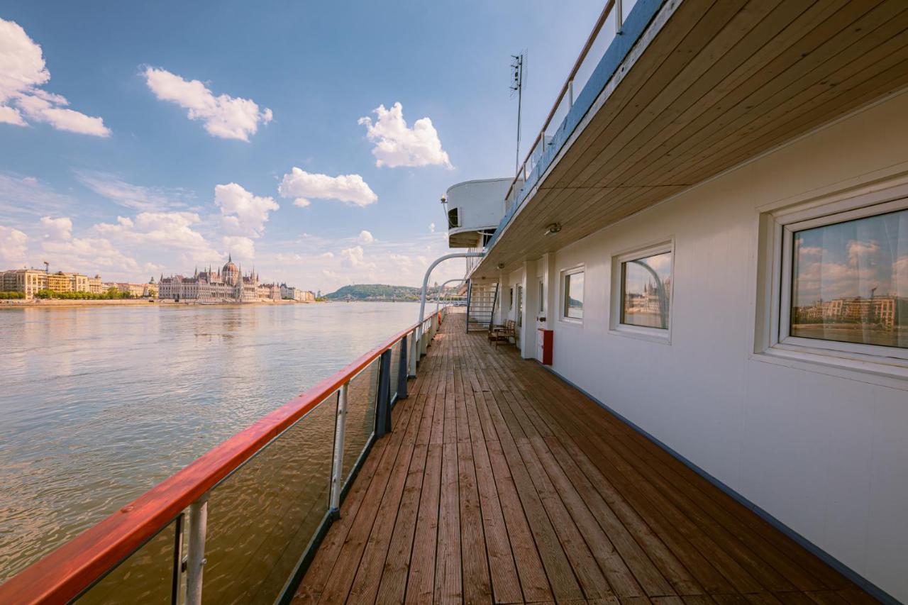 Grand Jules - Boat Hotel Budapest Exterior photo