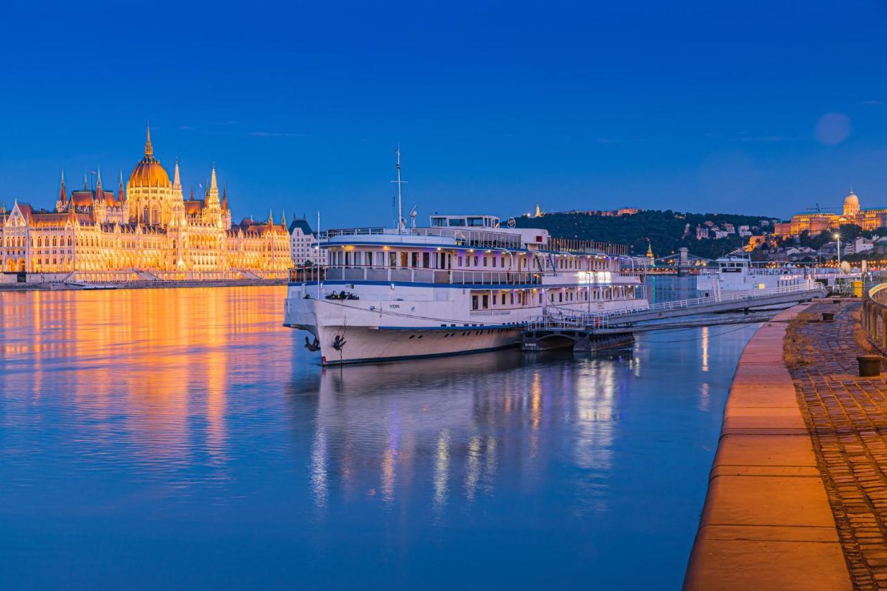 Grand Jules - Boat Hotel Budapest Exterior photo