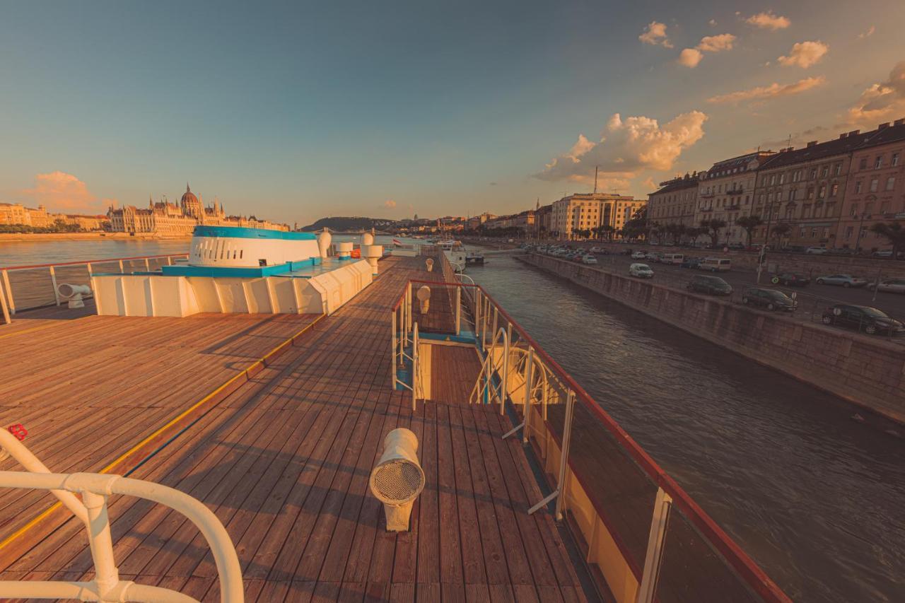 Grand Jules - Boat Hotel Budapest Exterior photo