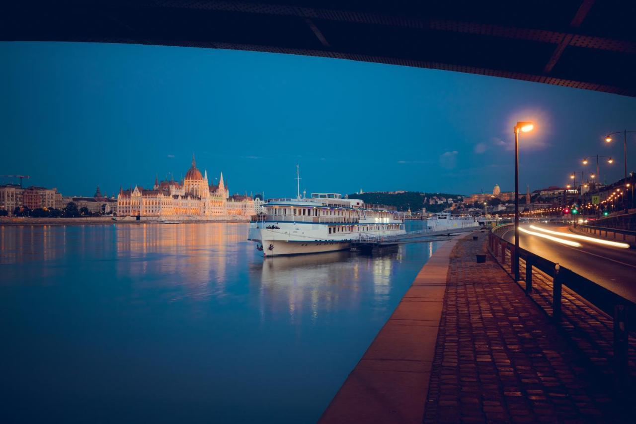 Grand Jules - Boat Hotel Budapest Exterior photo