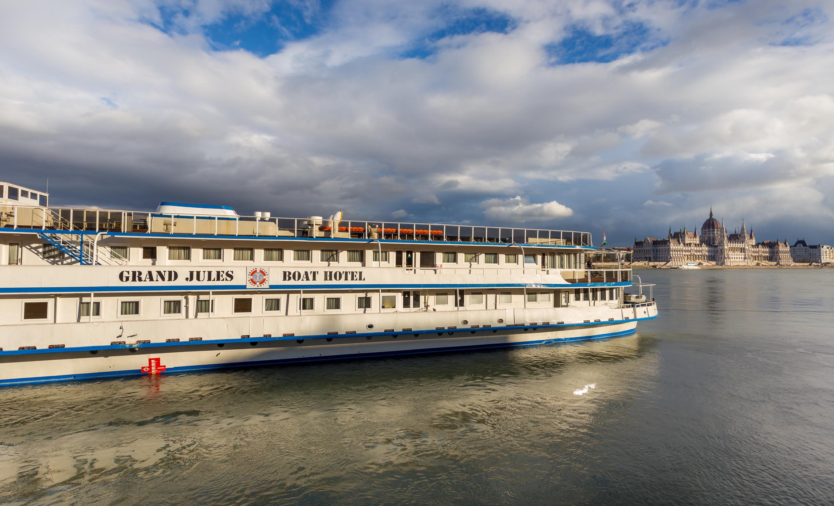 Grand Jules - Boat Hotel Budapest Exterior photo